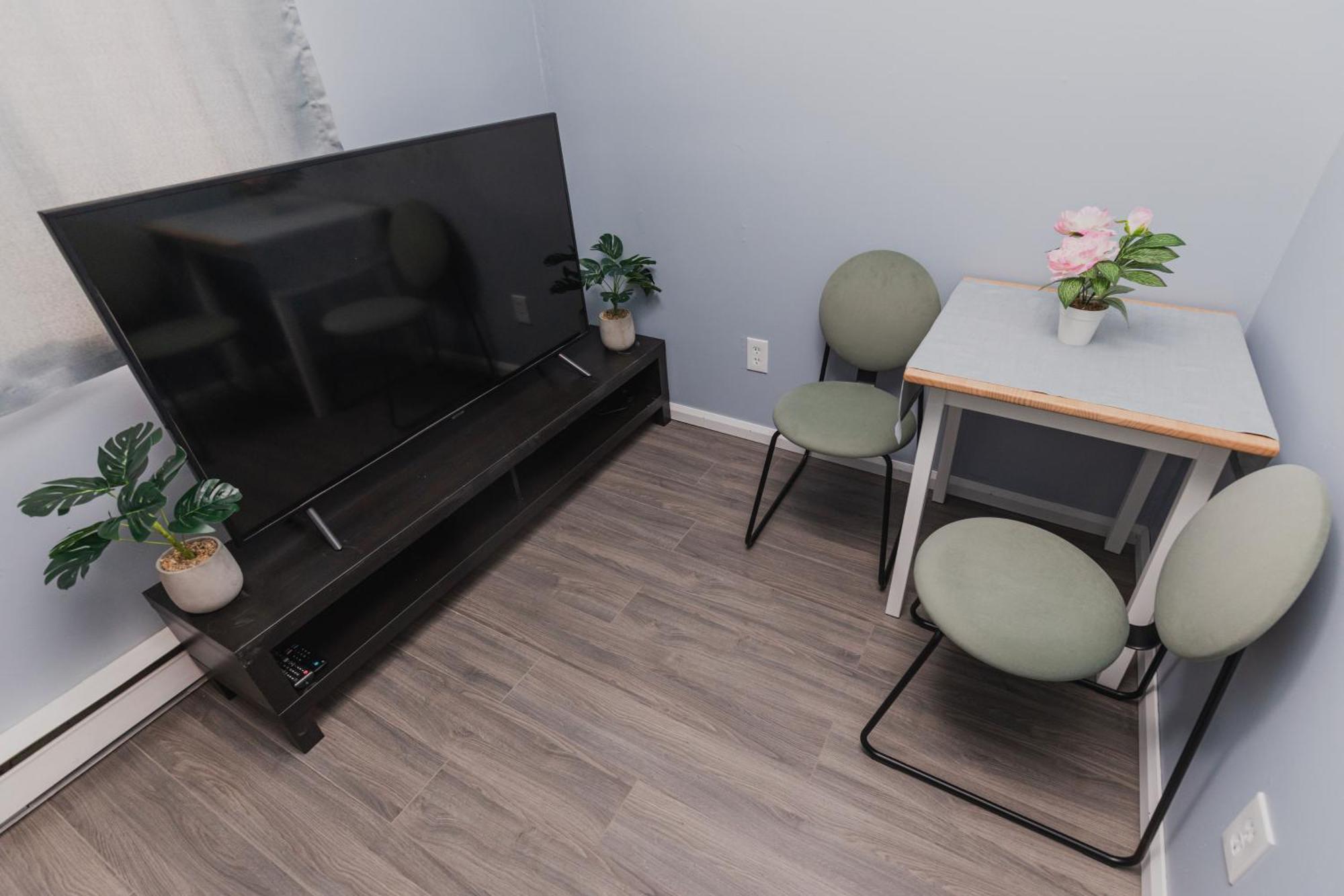 Avenir Centre Suite - Near Nbcc, Moncton Hospital, Airport エクステリア 写真